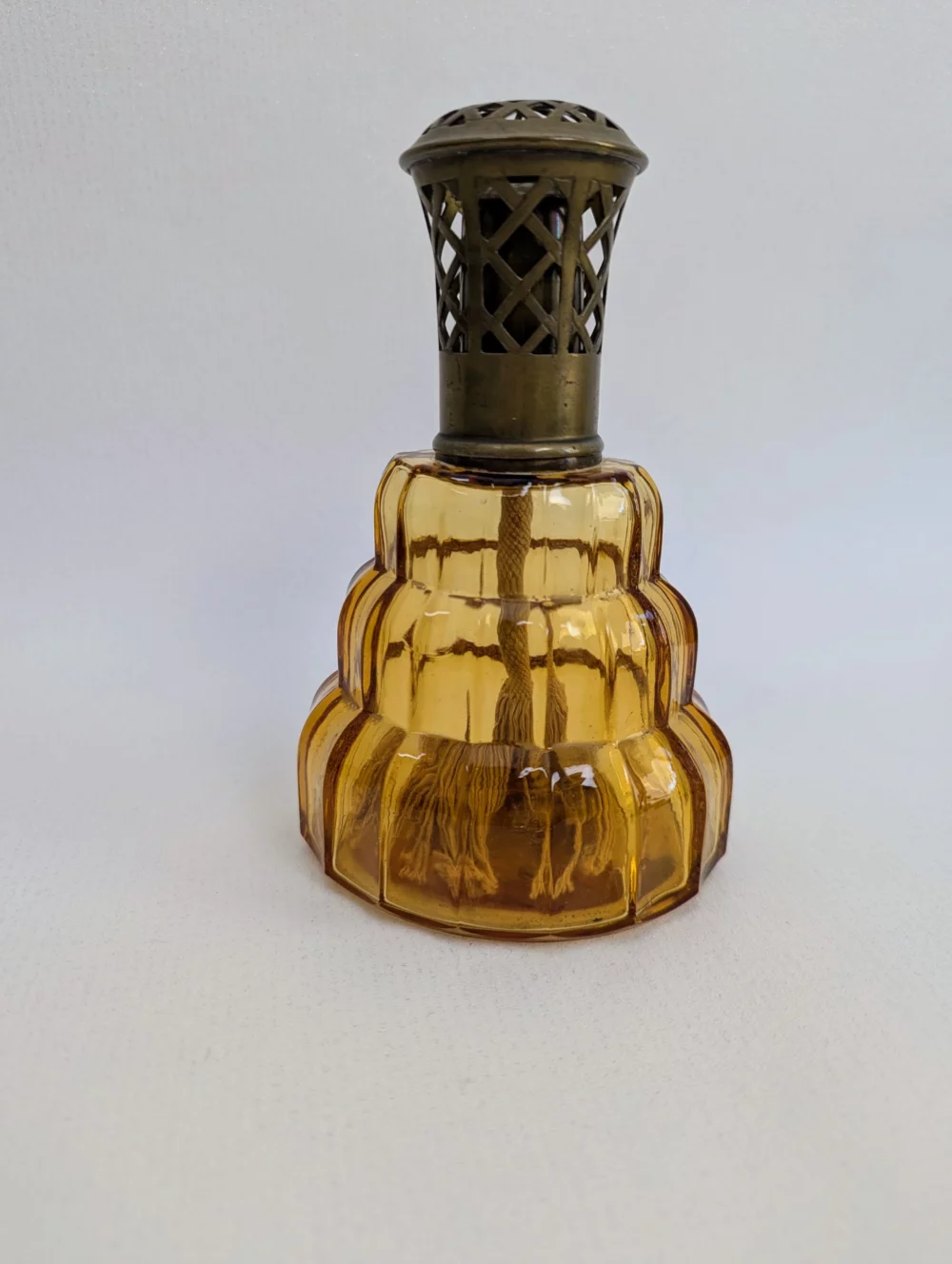 Antique shepherd's lamp in amber glass - Image 2