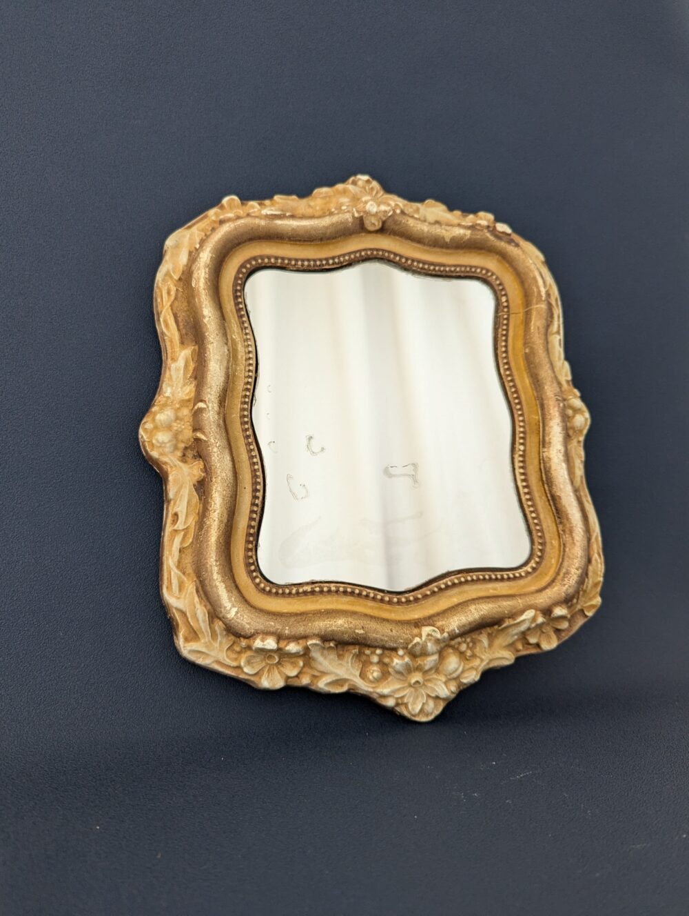 Miroir ancien en plâtre – Image 2