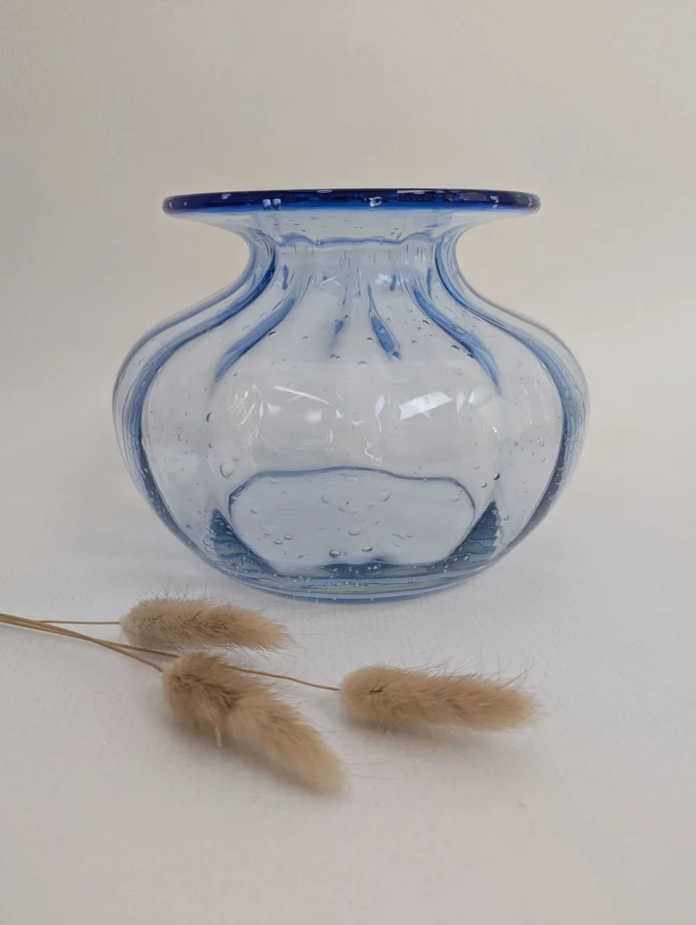 Vase boule en verre soufflé