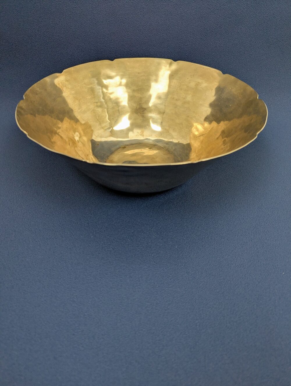 Large brass salad bowl - Image 3